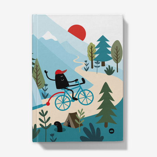 Carnet de notes à couverture rigide Lolilé, illustré d'un paysage de montagne poétique avec un personnage à vélo tractant une caravane.